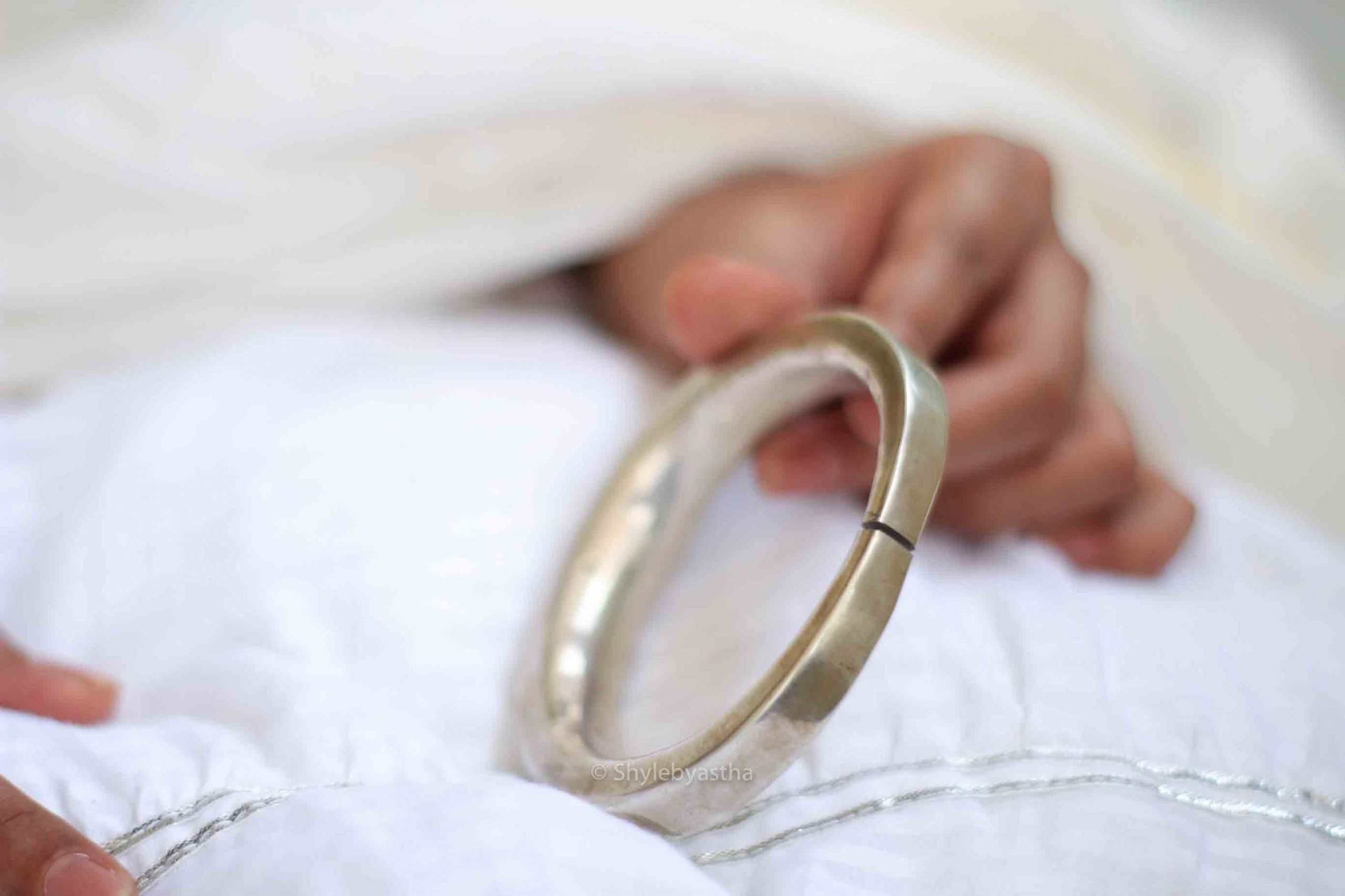 Essence Fine Lightweight Kada