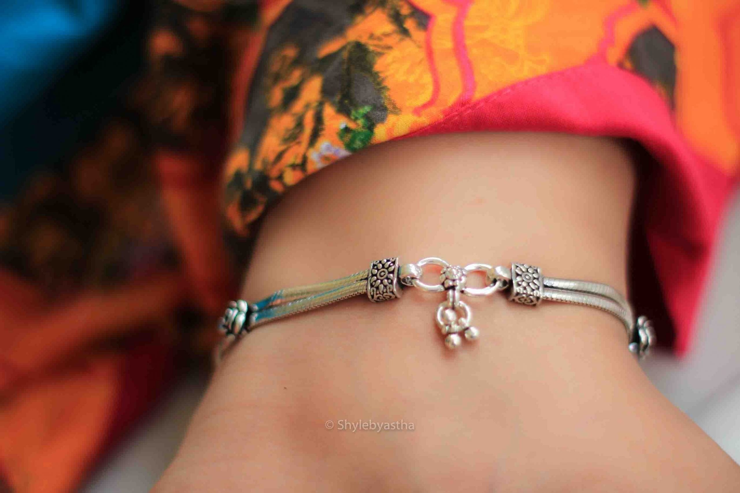 Anvaya Layered Rose Flower Embossed Anklet