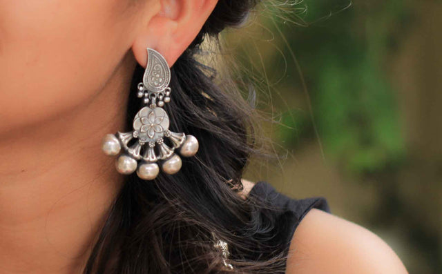Mizoya Ball Quirky Earrings