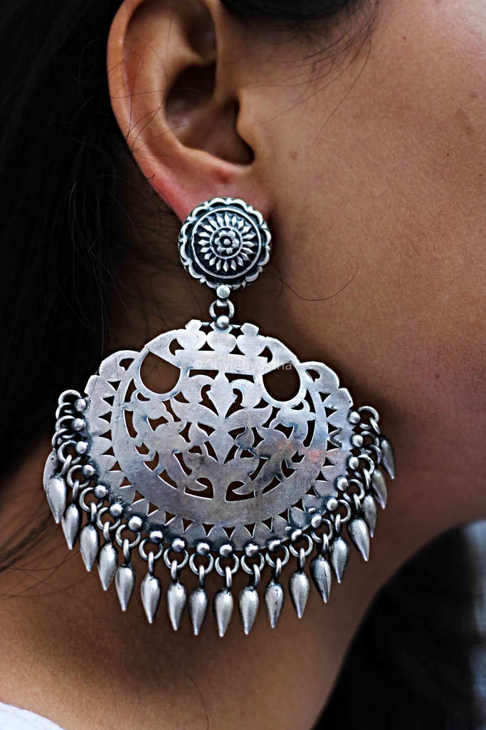 Jhumri Carved Chandbalis