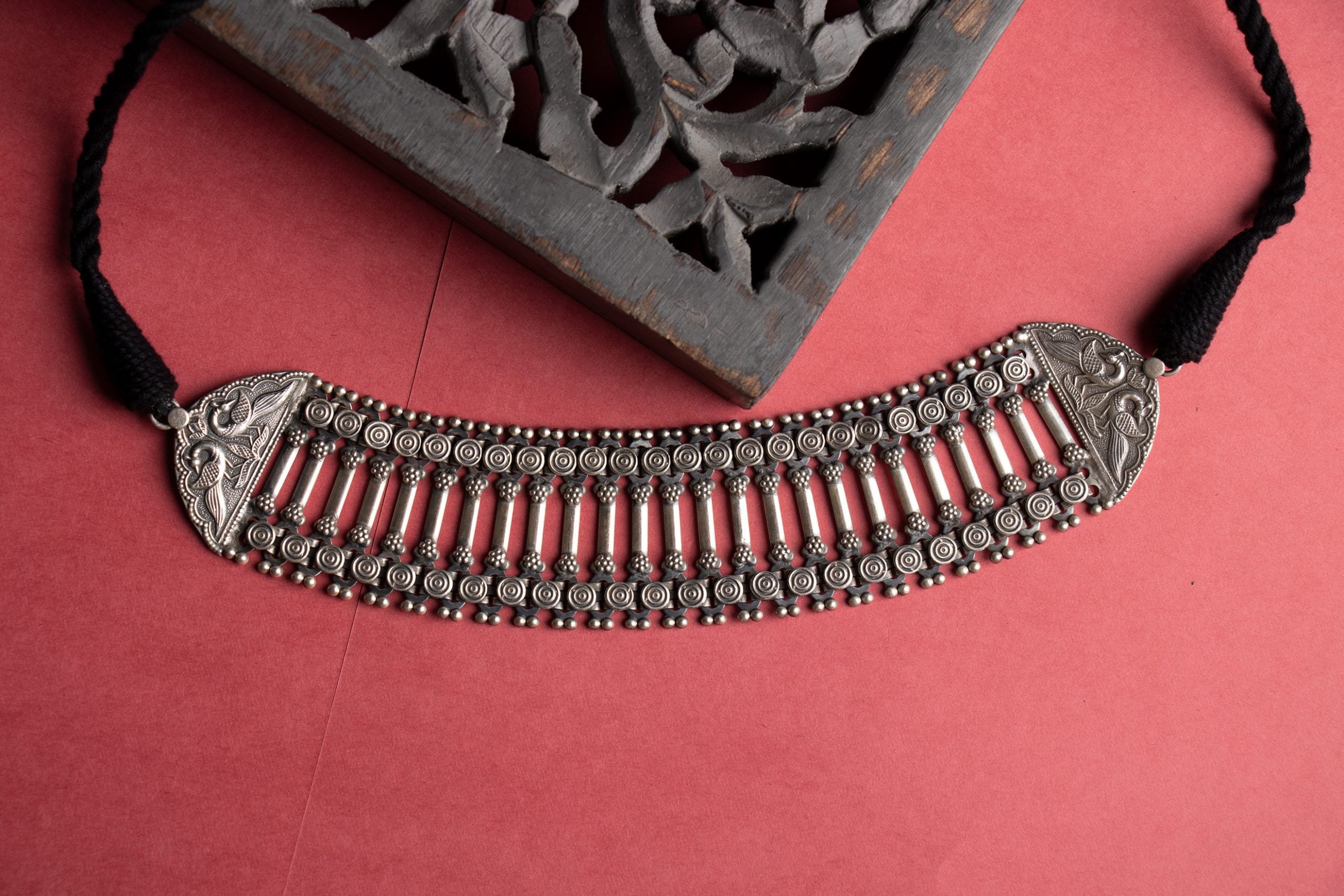 Tattva Line Sequence Statement Choker