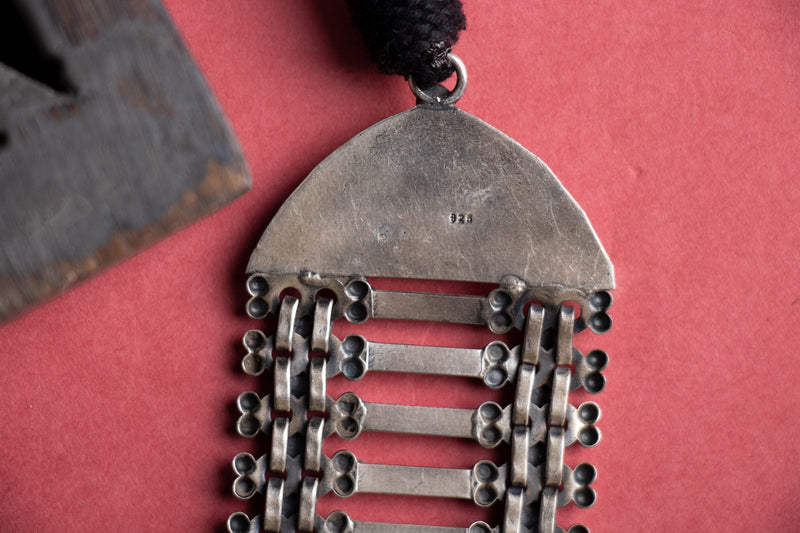 Tattva Line Sequence Statement Choker