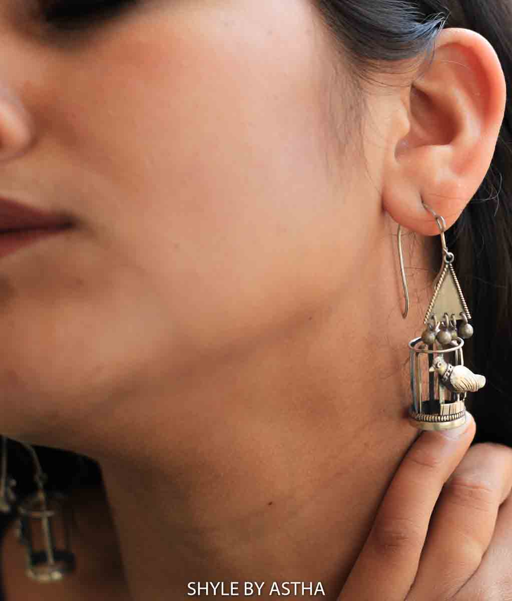 Qurbat Uncaged Ladder Hoops (1)