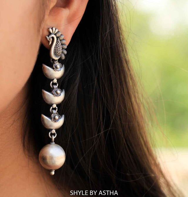 Mizoya Crescent Moon Layered Earrings