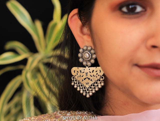 Dulari Carved Ghughri Earrings
