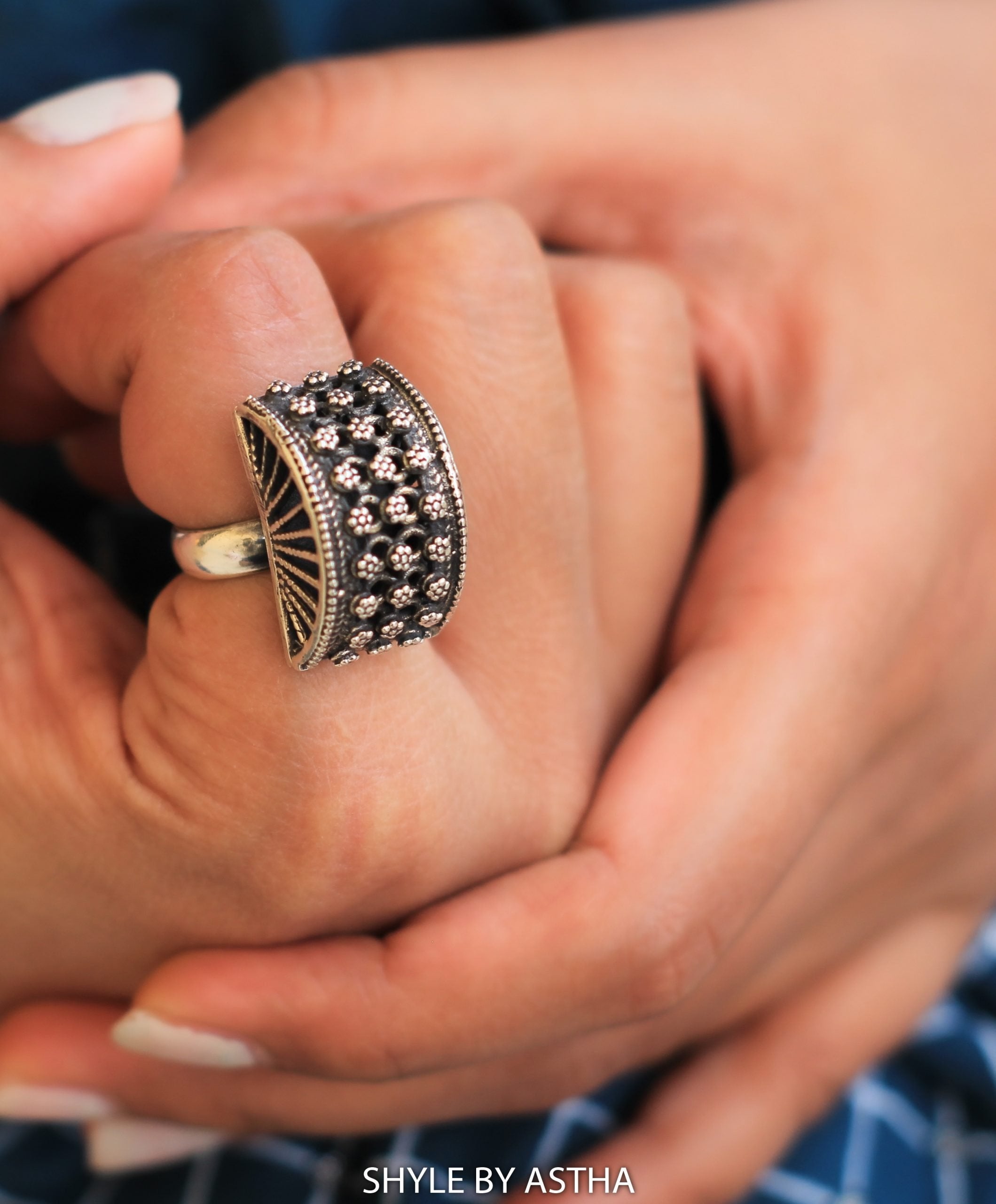 Adya Daana Art Flower Cluster Embossed Ring