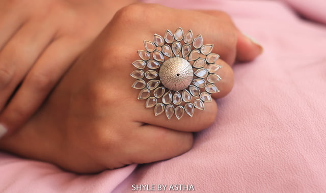 Essence Swarovski Cocktail Ring