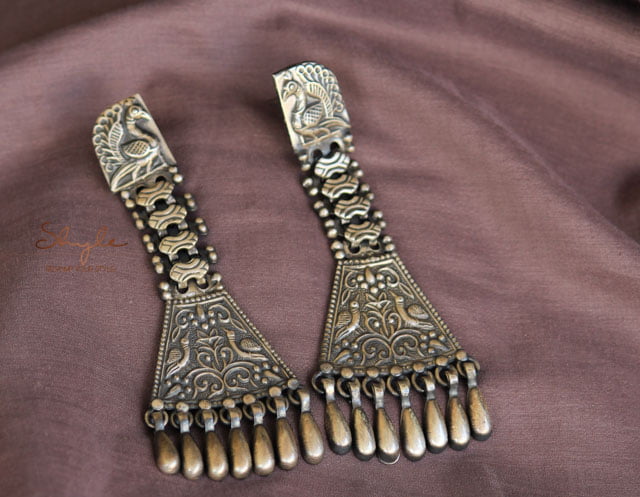 Anvaya Peacock Detailed Dangling Earrings (1)