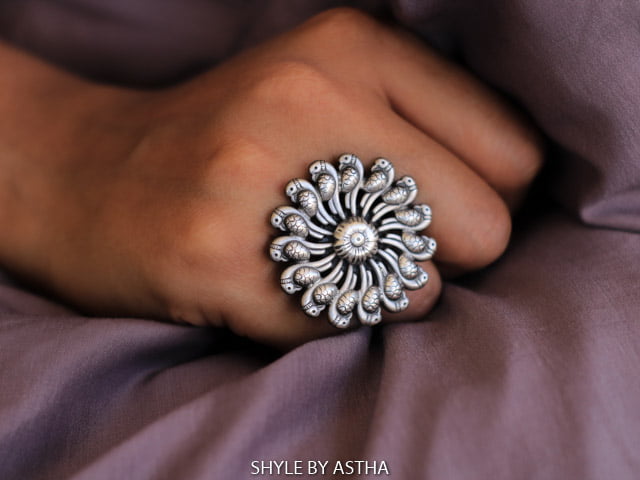 Moh Mini Parrot Cluster Ring