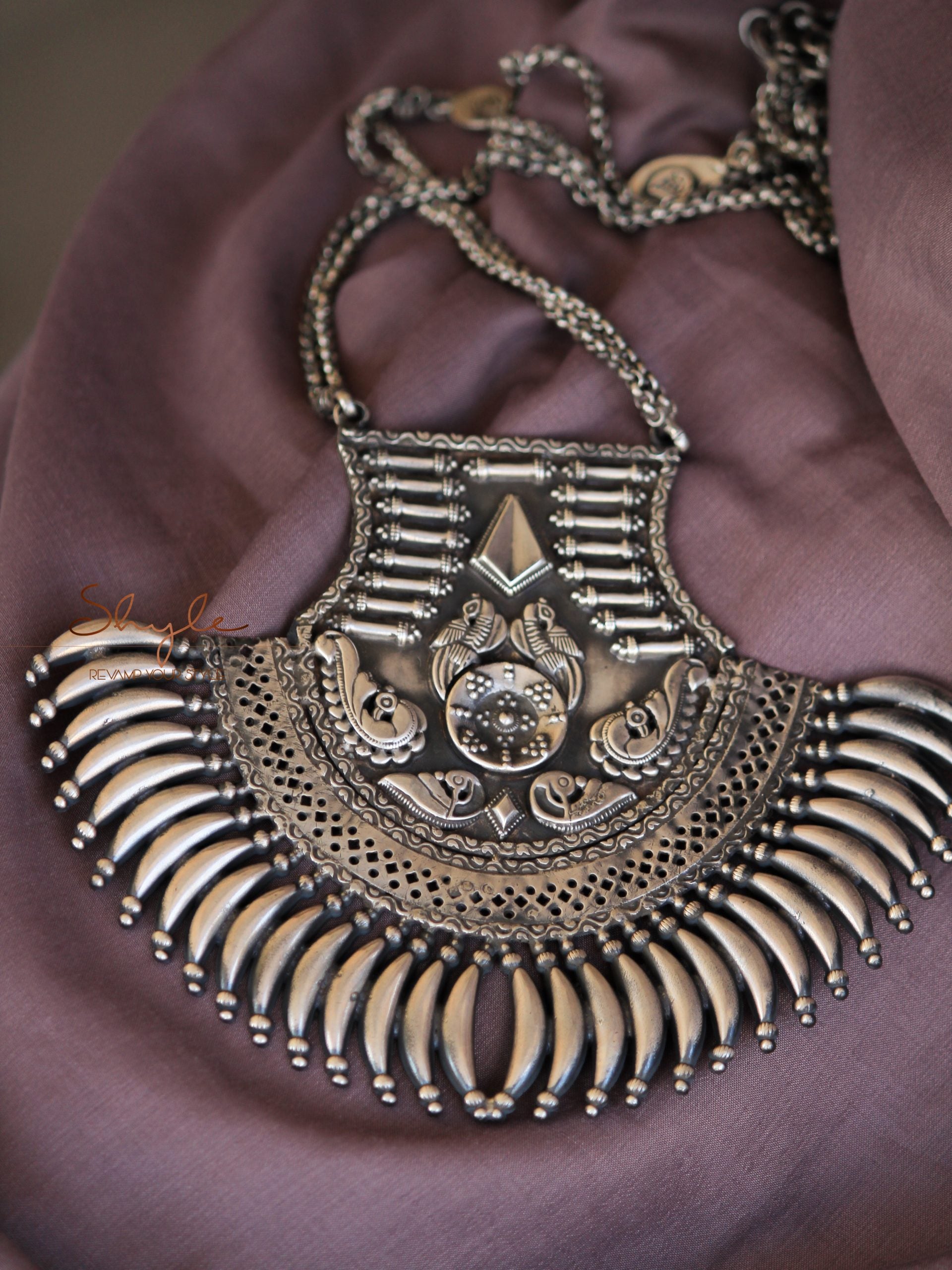 Tattva Detailed Vintage Inspired Classic Necklace