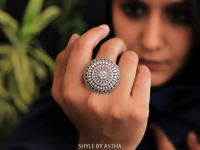 Anvaya Daana Art Embossed Ring