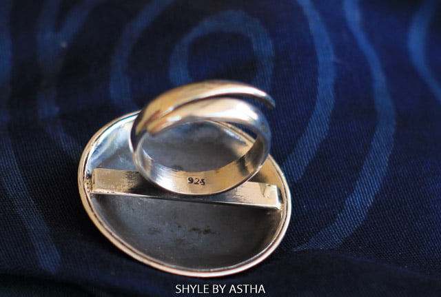 Anvaya Daana Art Embossed Ring
