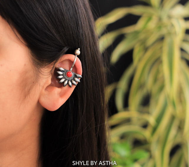 Adya Petal Coral clip on Bugadi model