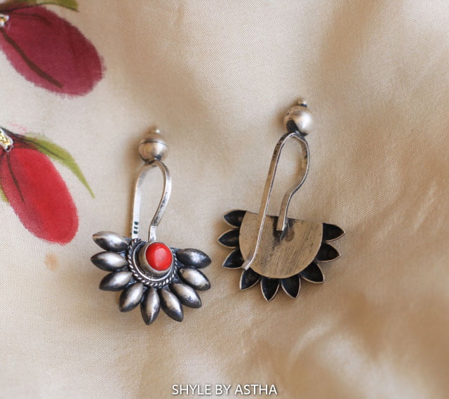 Adya Petal Coral clip on Bugadi front