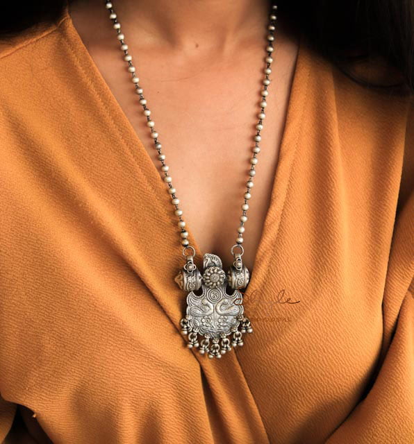 Anvaya Detailed Peacock Vintage Inspired Necklace Model