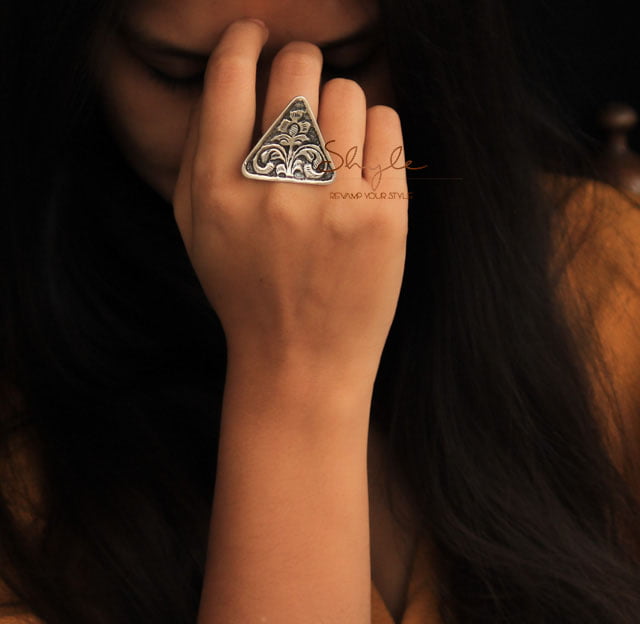 Adya Triangle Chitai Ring
