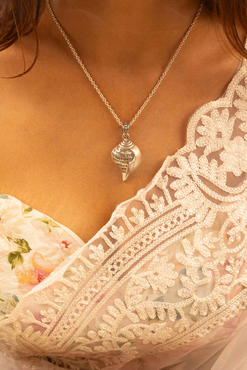 Krishna Vasudevaya Shri Krishna Shankha Necklace