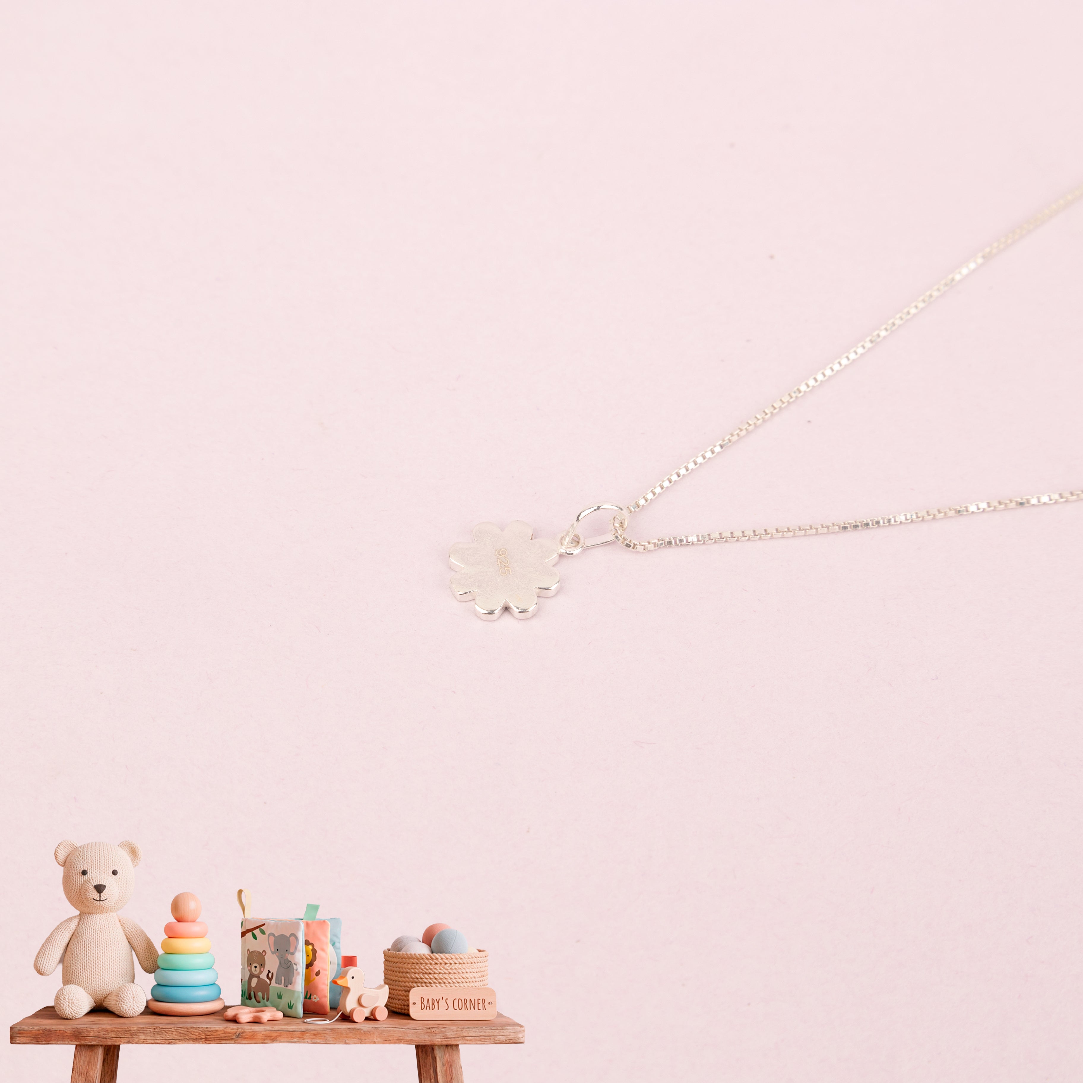 Dancing Daisy Necklace