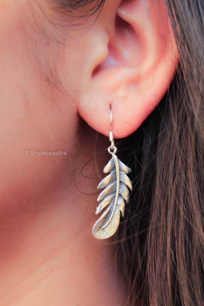 Moh Lightweight Leafy Earrings