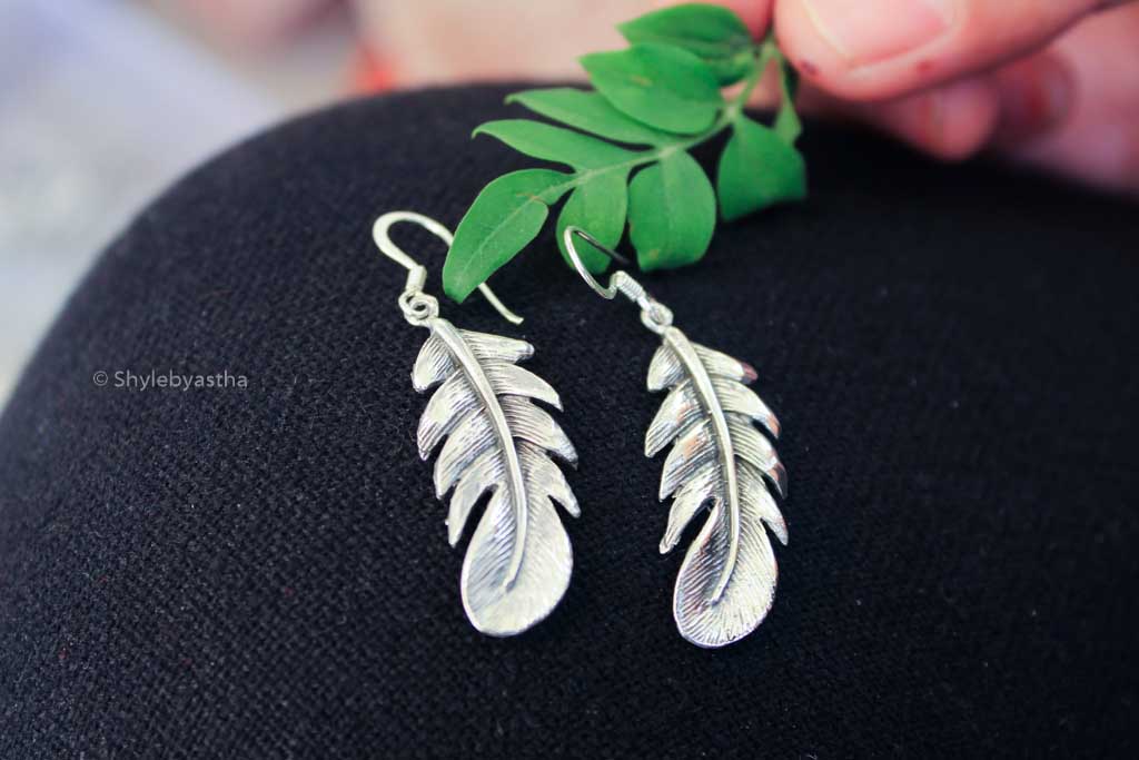 Moh Lightweight Leafy Earrings
