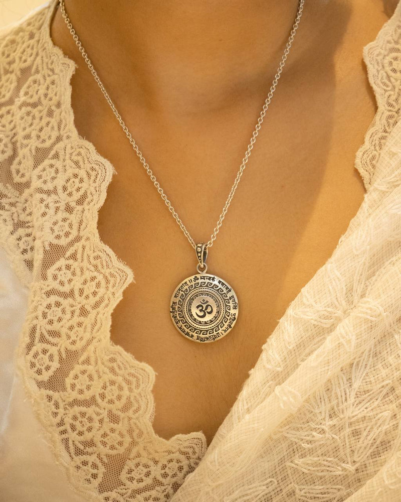 925 pure silver Maha Mrityunjaya mantra Om necklace, alternate view
