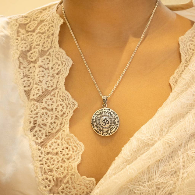 925 pure silver Maha Mrityunjaya mantra Om necklace