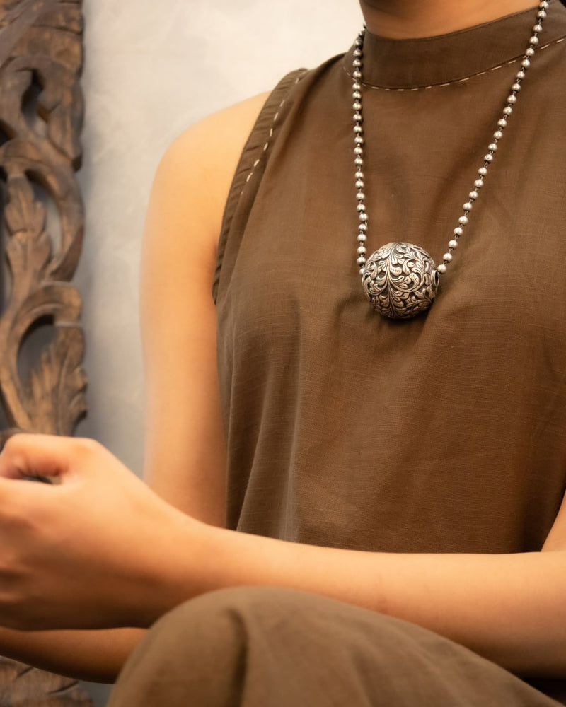 925 pure silver detailed chitai ball classic necklace, detail view