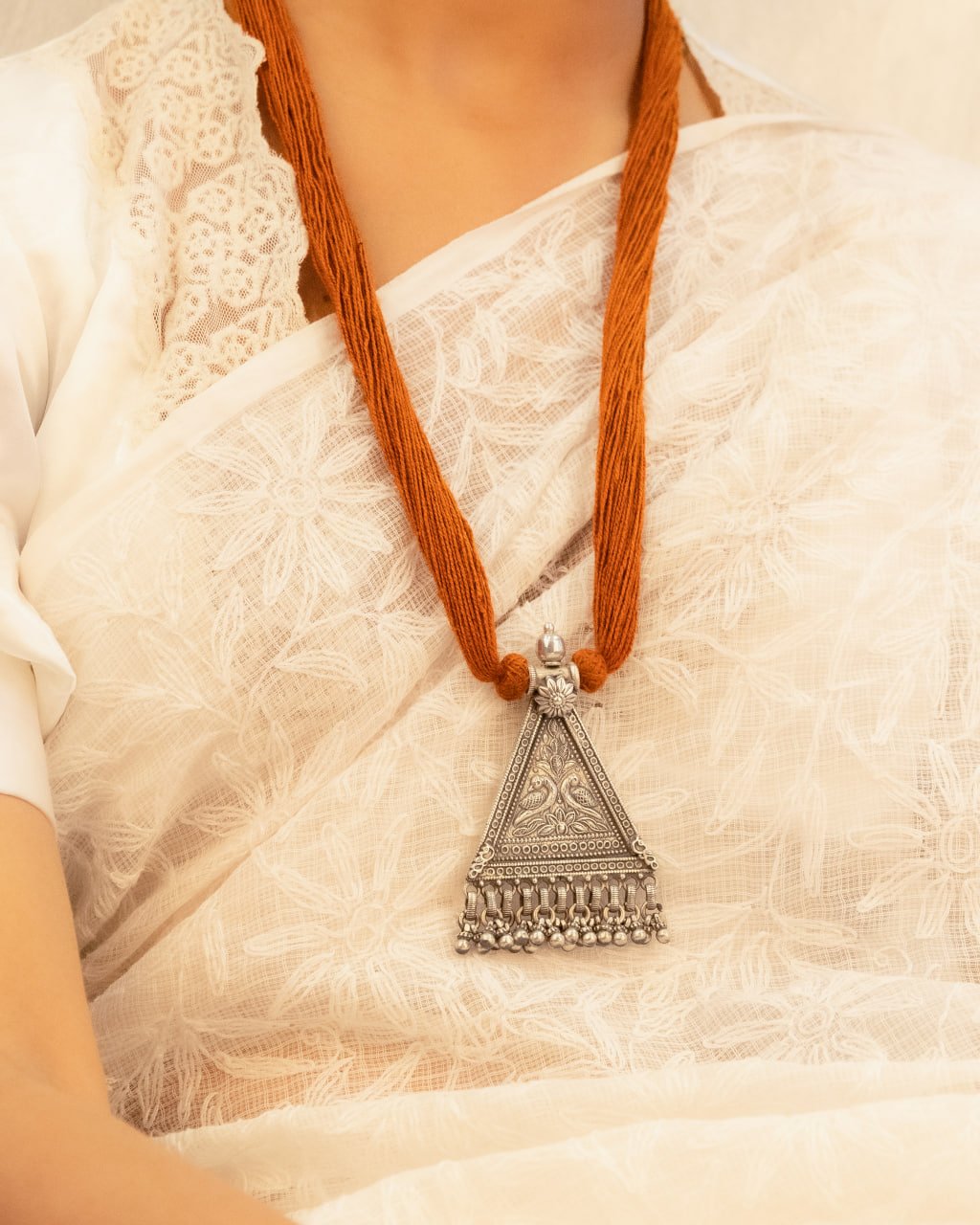 Mizoya Detailed Vintage Inspired Dori Necklace