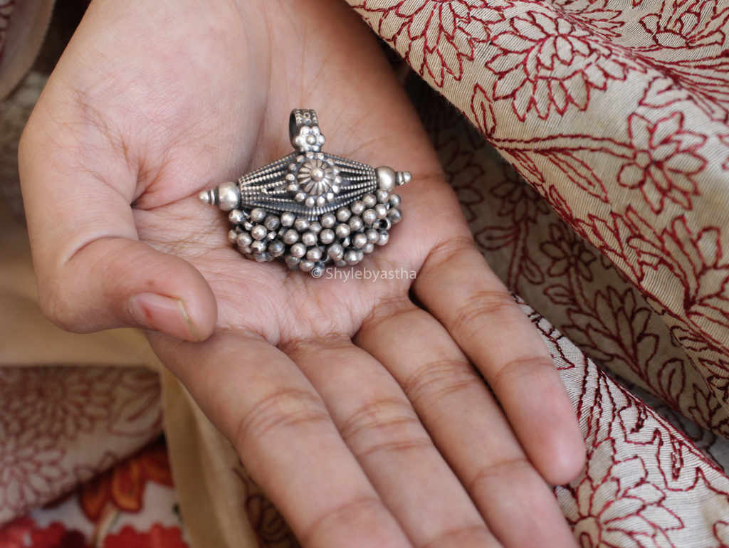 Mizoya Embossed Ghunghroo Pendant