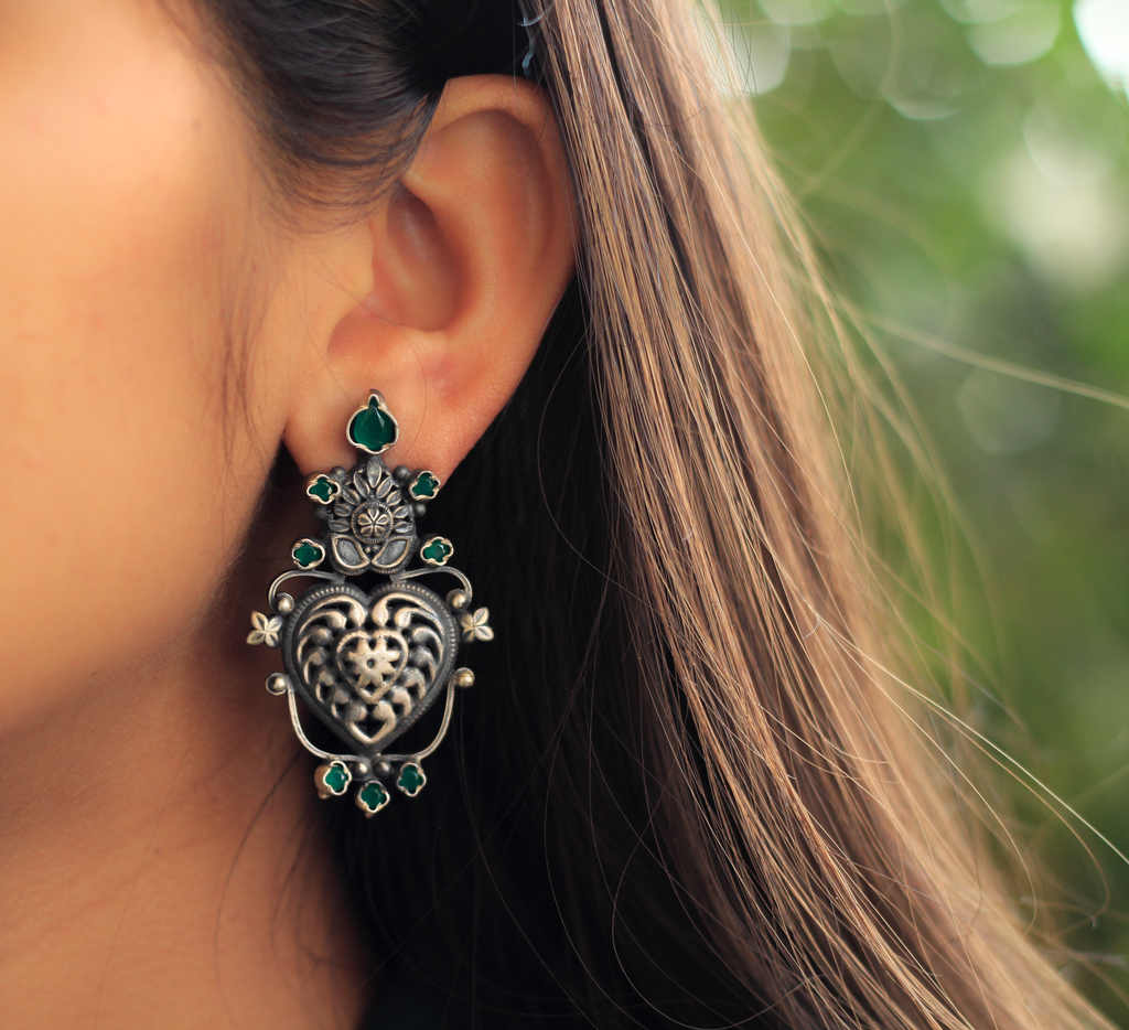 Mizoya Emerald Quirky Studs