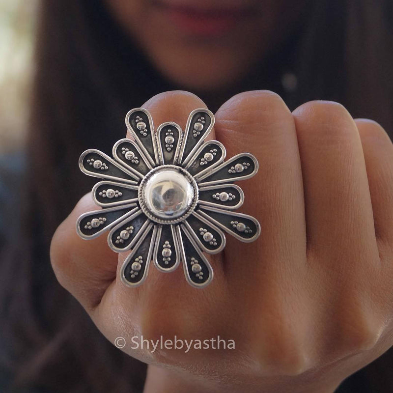 Mizoya Flower Embossed Ring