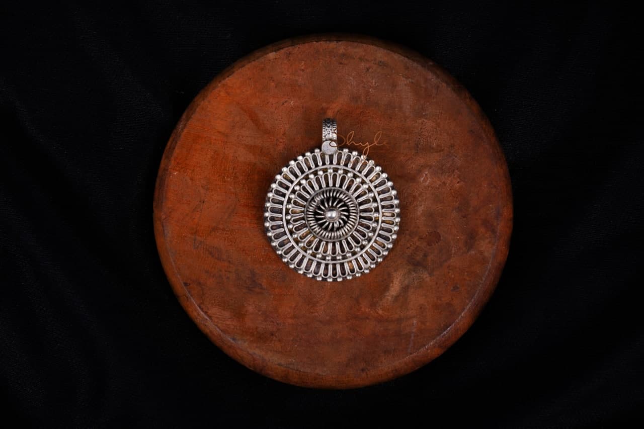 Mizoya Intricate Classic Pendant