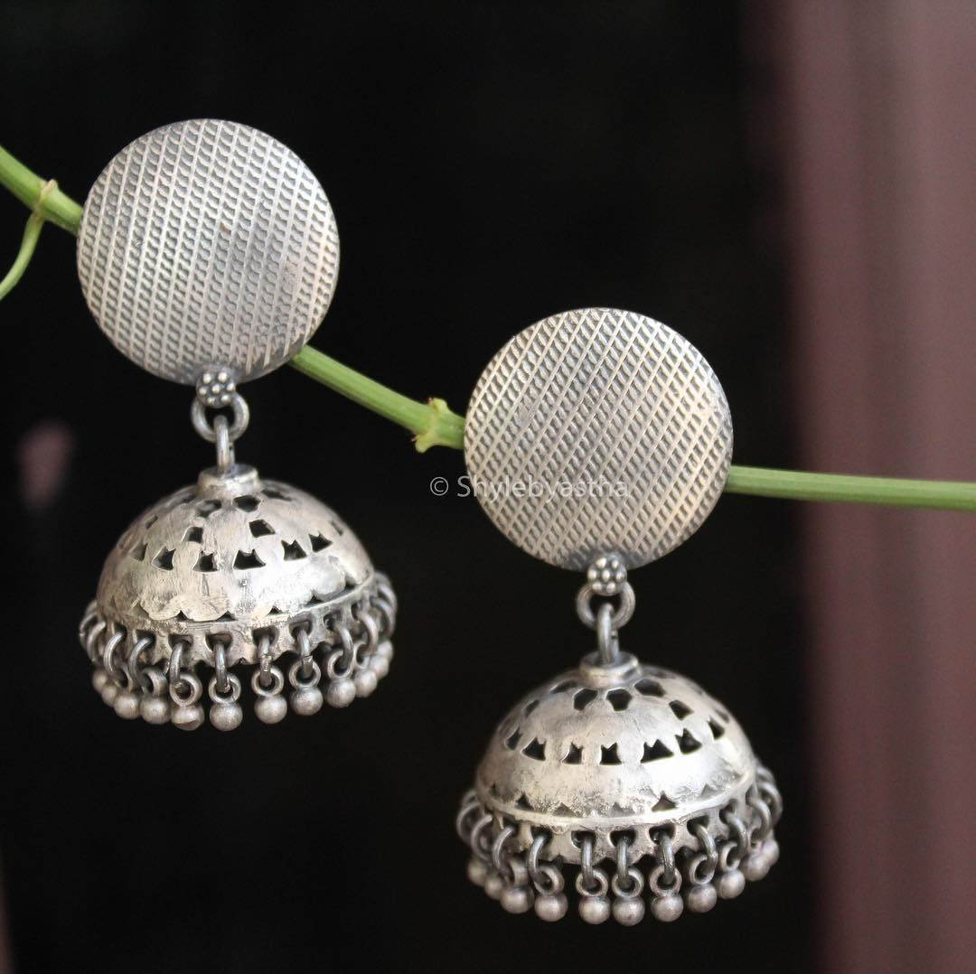 Mizoya Matte Carved Jhumkas