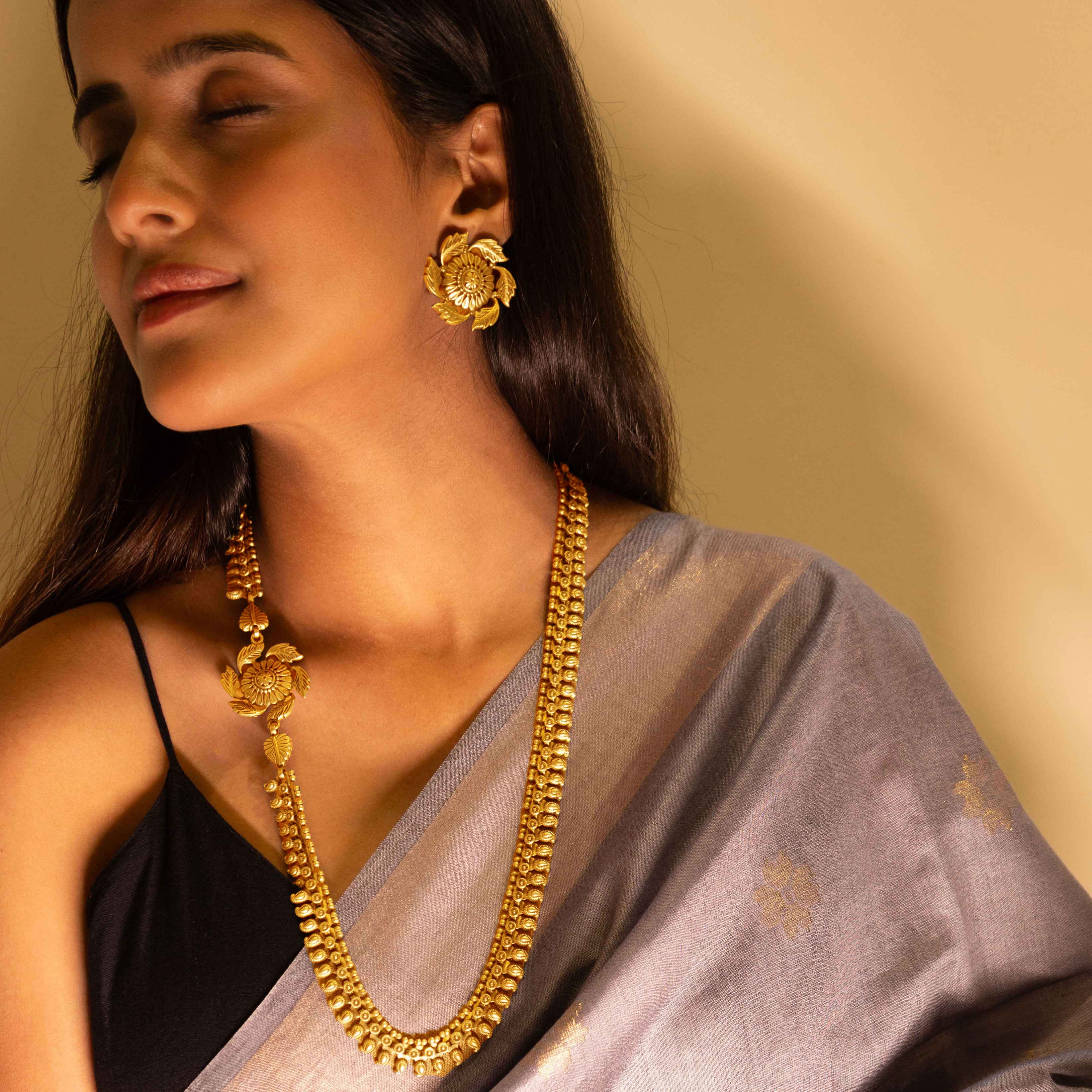Mizoya Patti Border Motif Classic Paisley Necklace Set