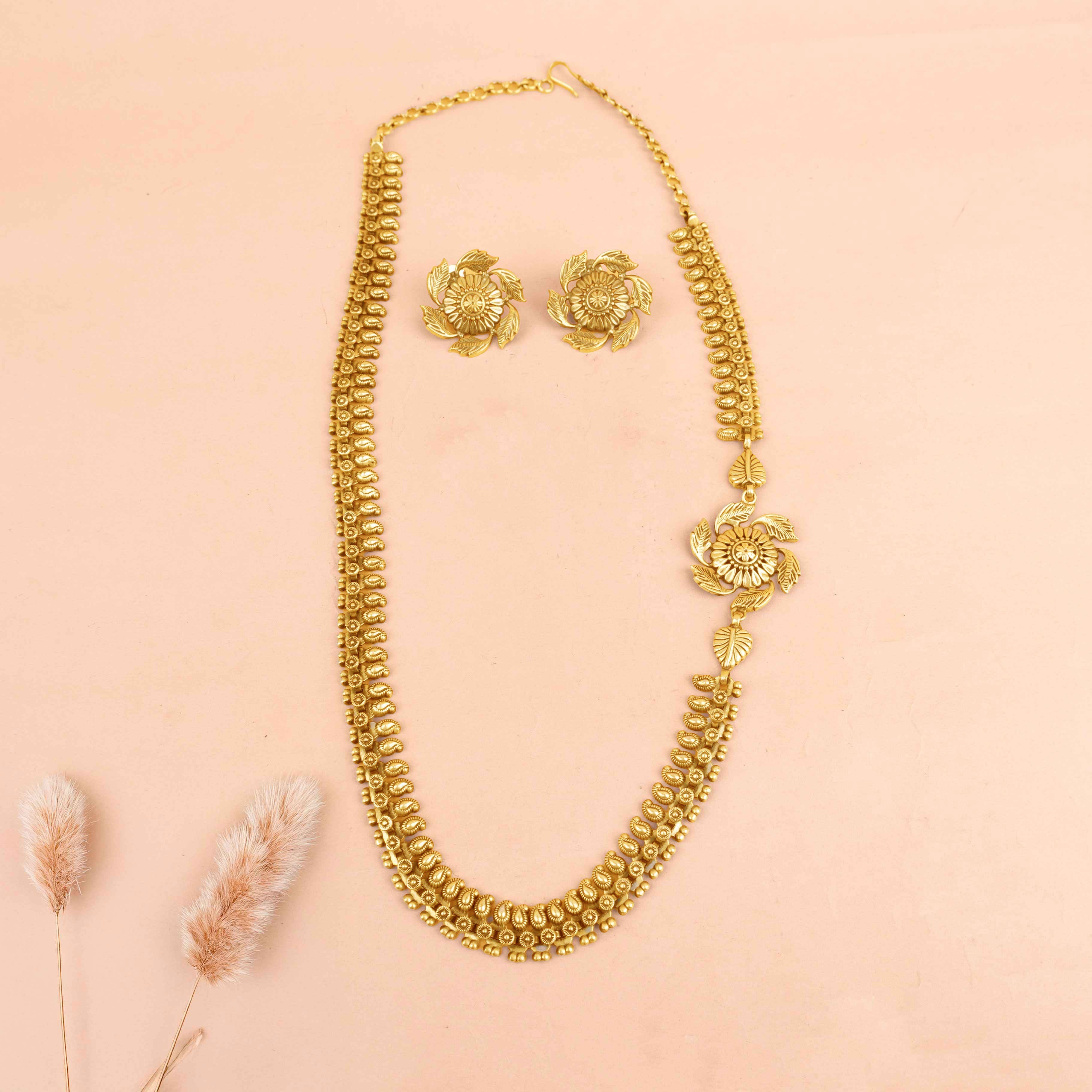 Mizoya Patti Border Motif Classic Paisley Necklace Set