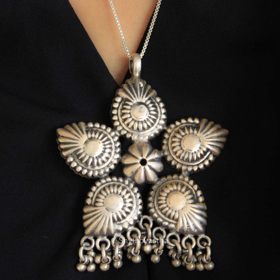 Mizoya Pentagonal Quirky Pendant