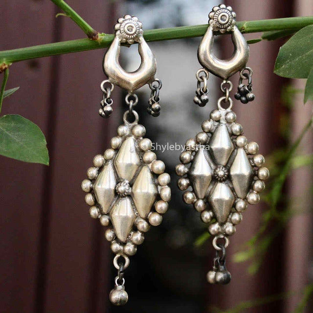 Mizoya Quirky Embossed Earrings