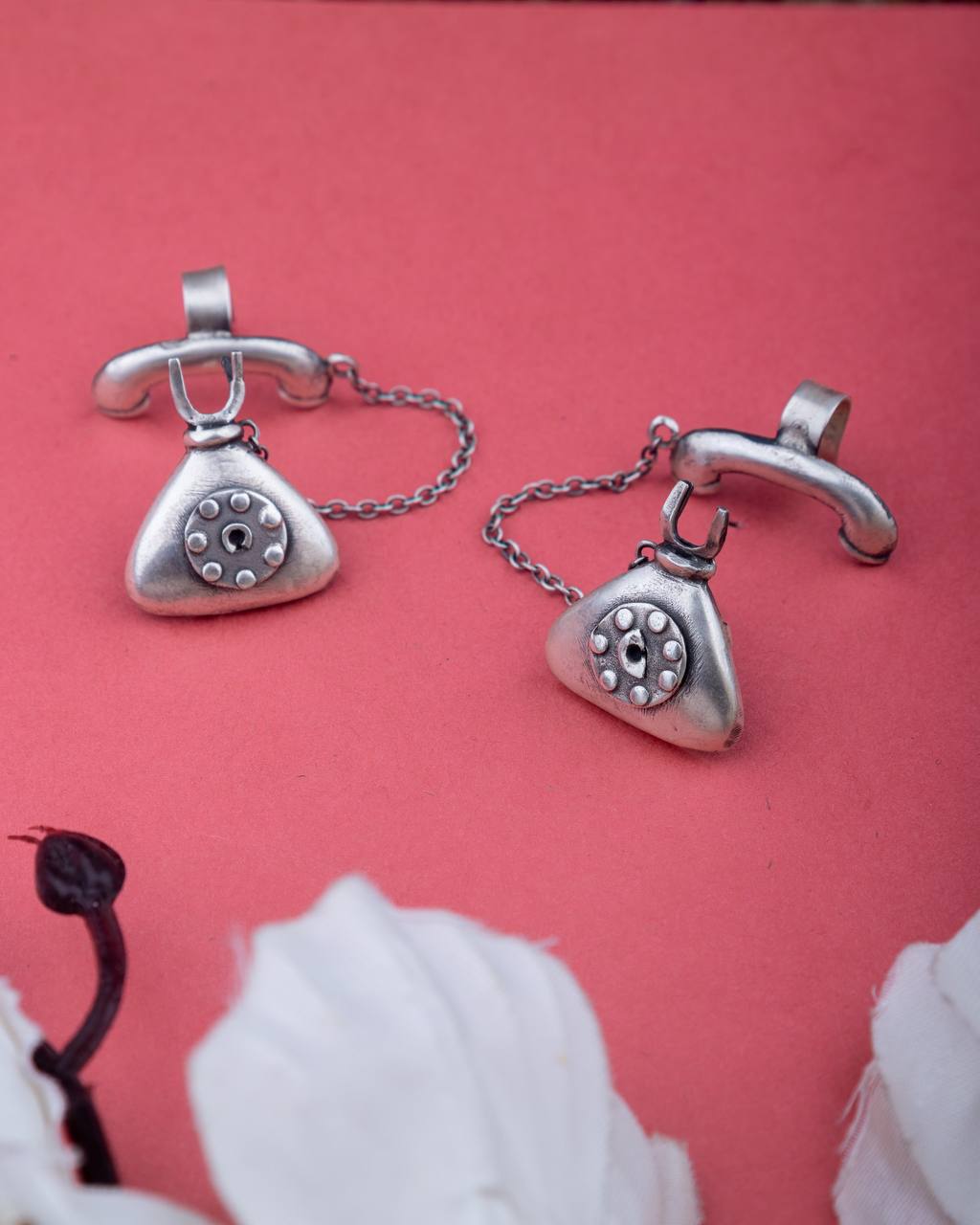 Mizoya Vintage Inspired Telephone Earcuff