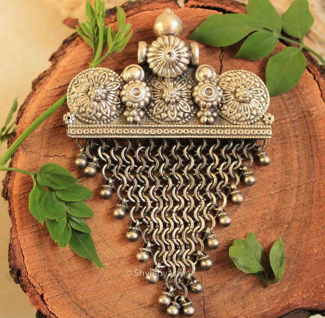 Mizoya Triangular Jali Classic Pendant