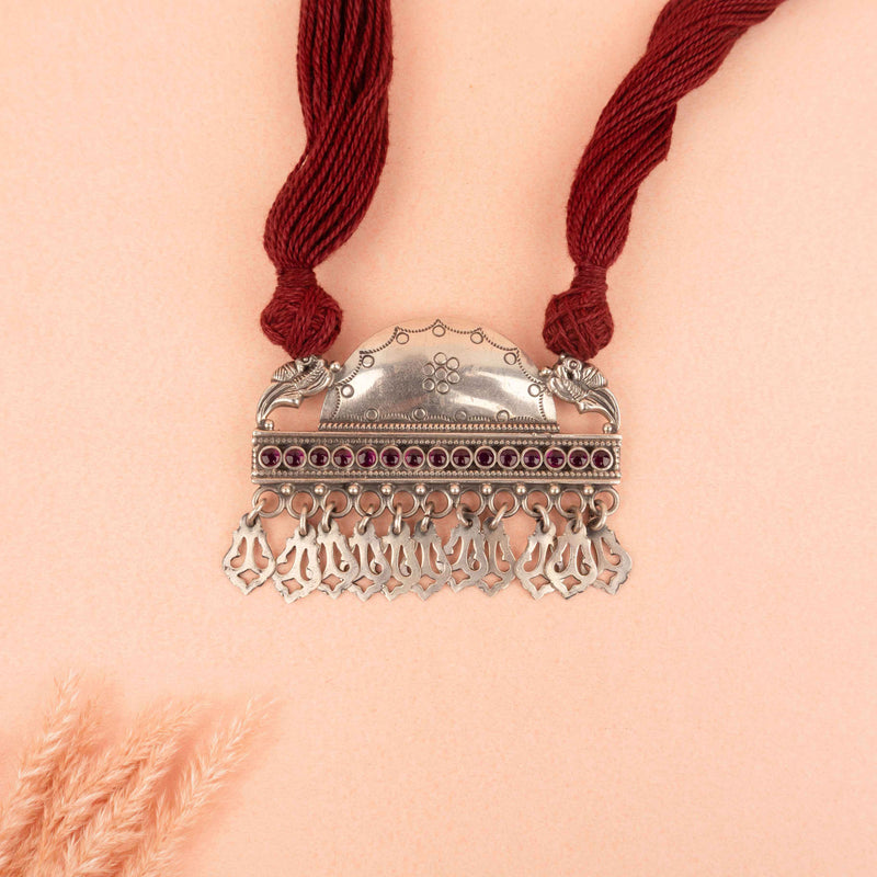 Mizoya Vintage Detailed Carved Drop Dori Necklace