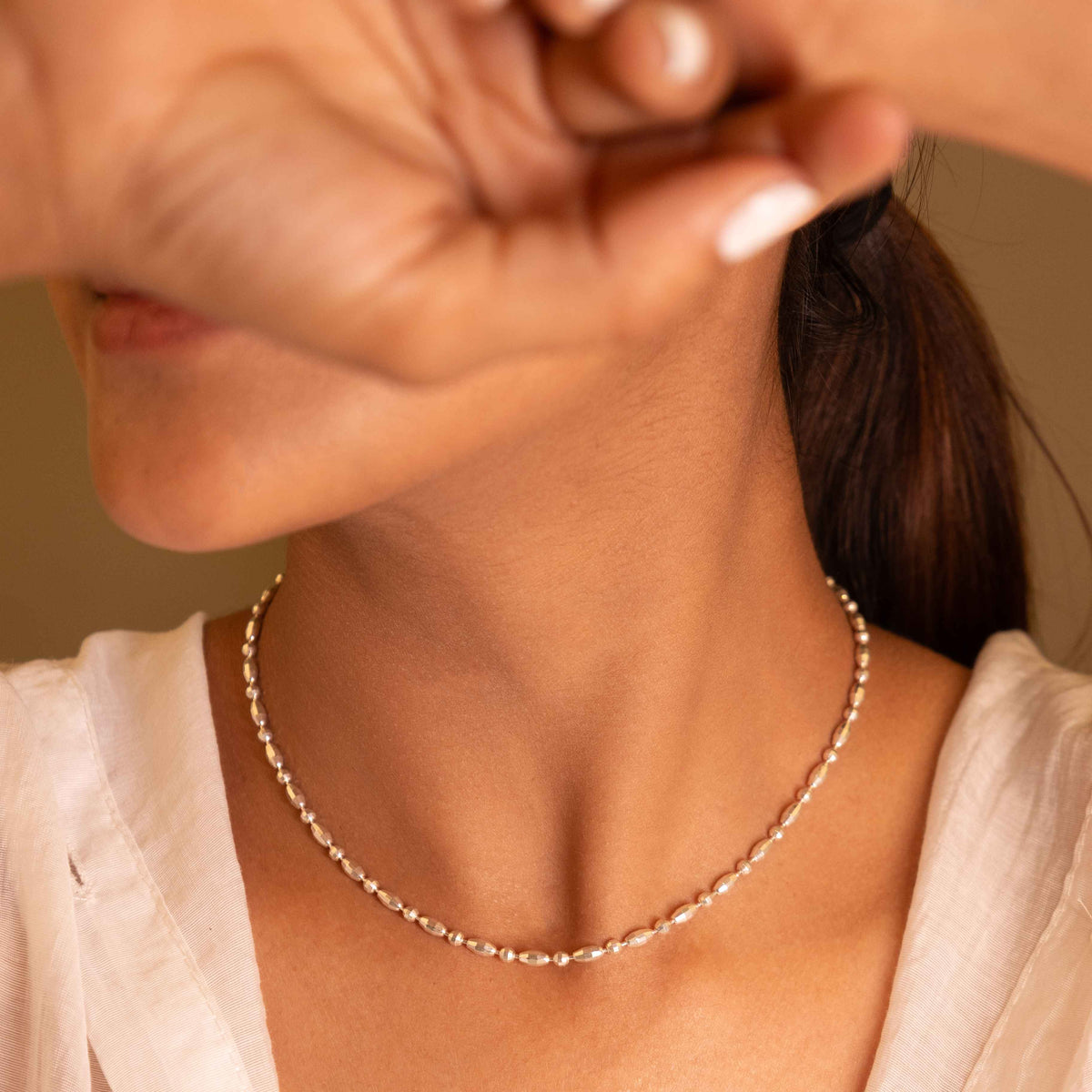 925 pure silver classic bead necklace, detail view
