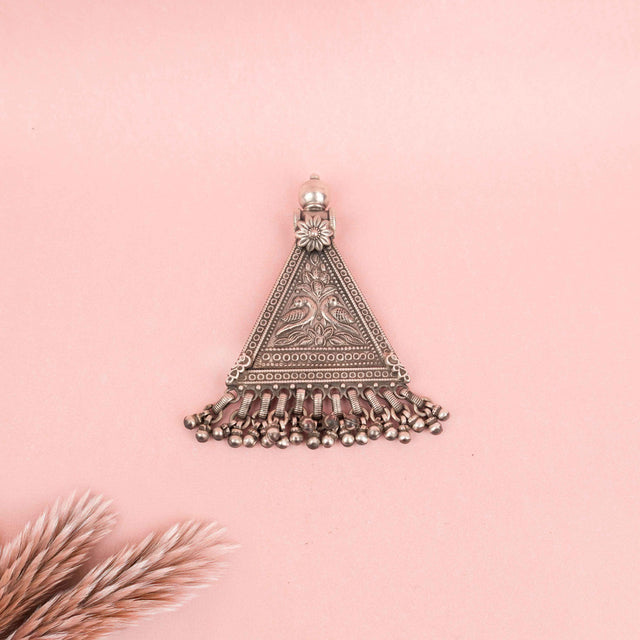 Mizoya Detailed Vintage Inspired Pendant