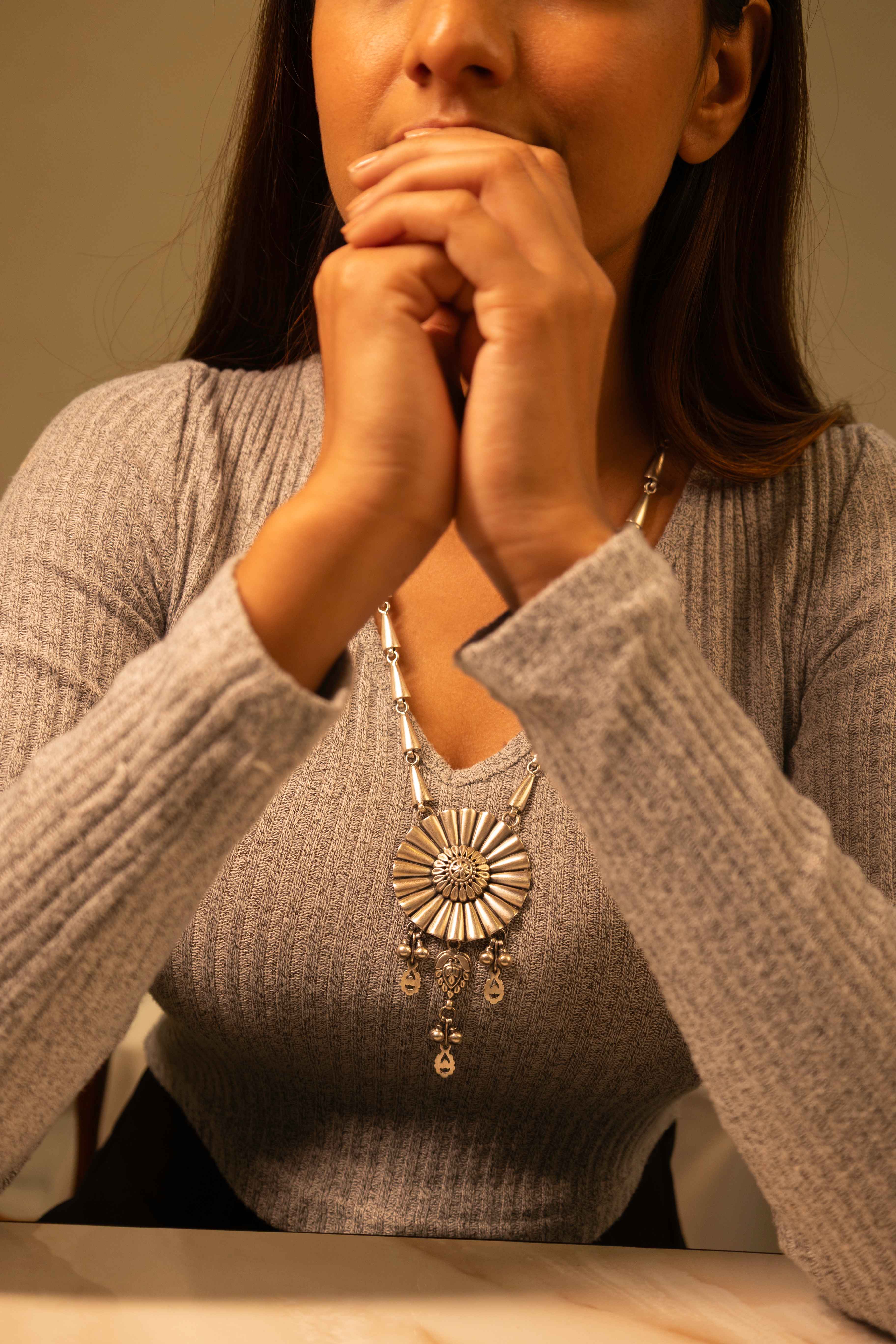 Mizoya Embossed Carved Drop Classic necklace