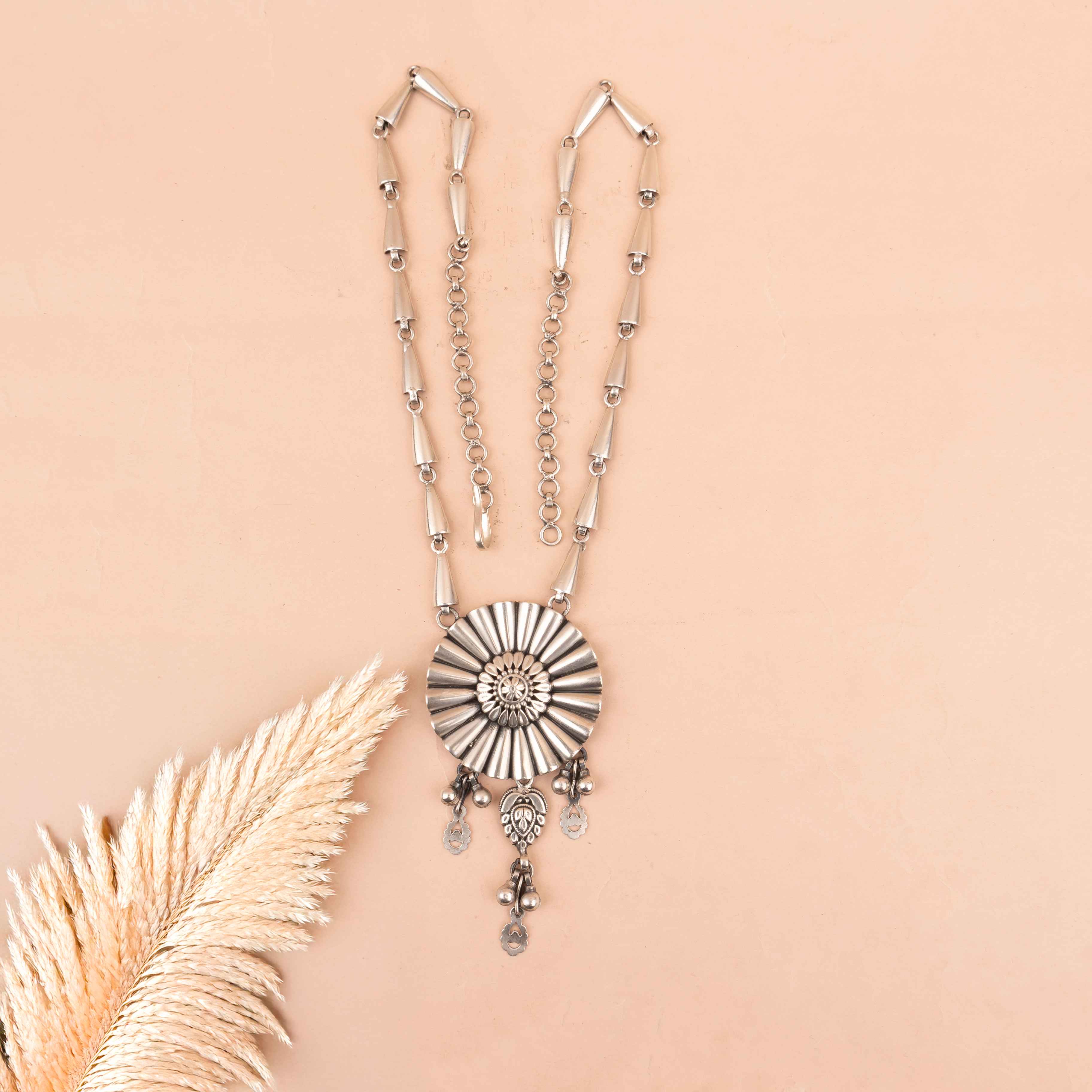 Mizoya Embossed Carved Drop Classic necklace