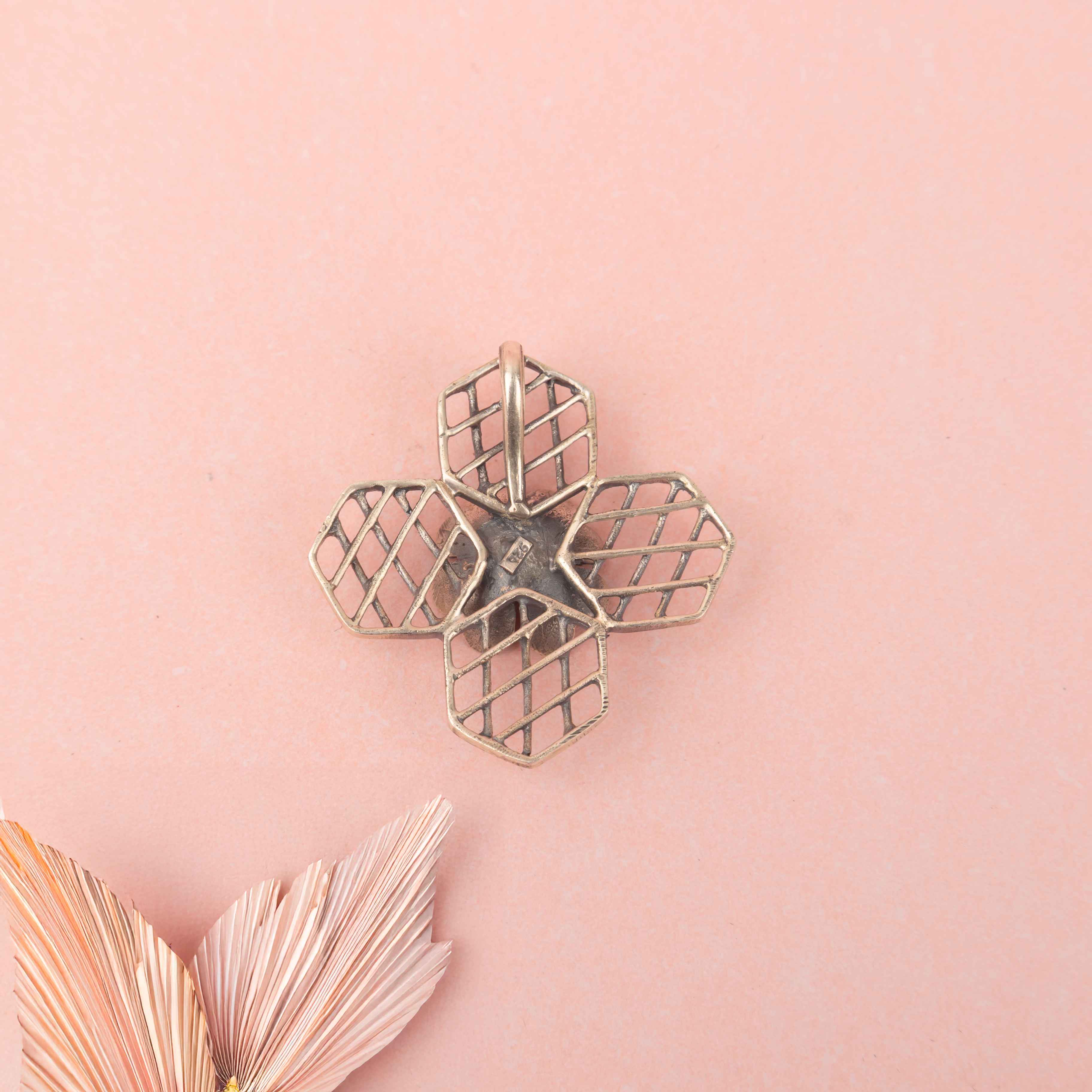 Mizoya Embossed Flower Jali Pendant