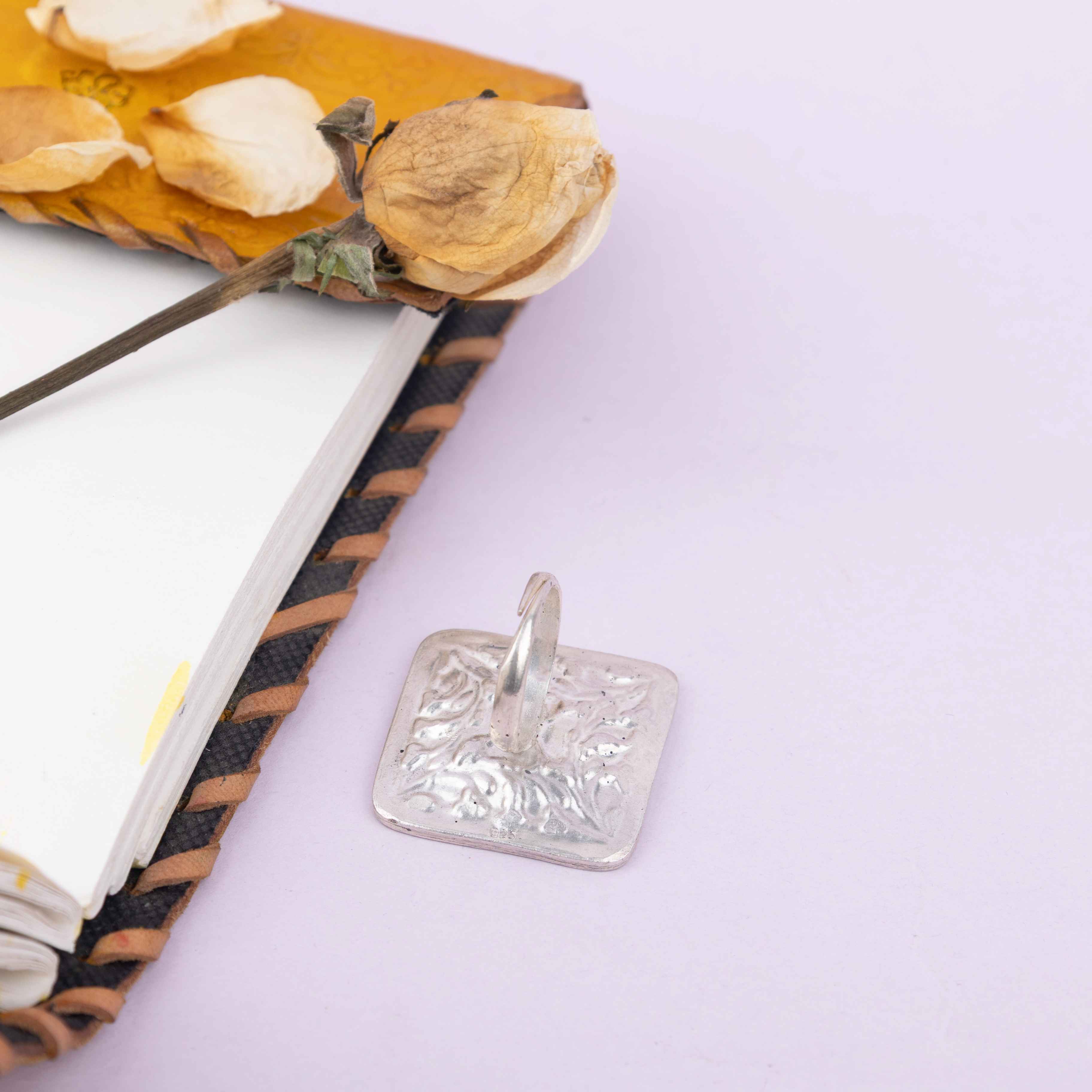 Mizoya Flora Chitai Square Ring