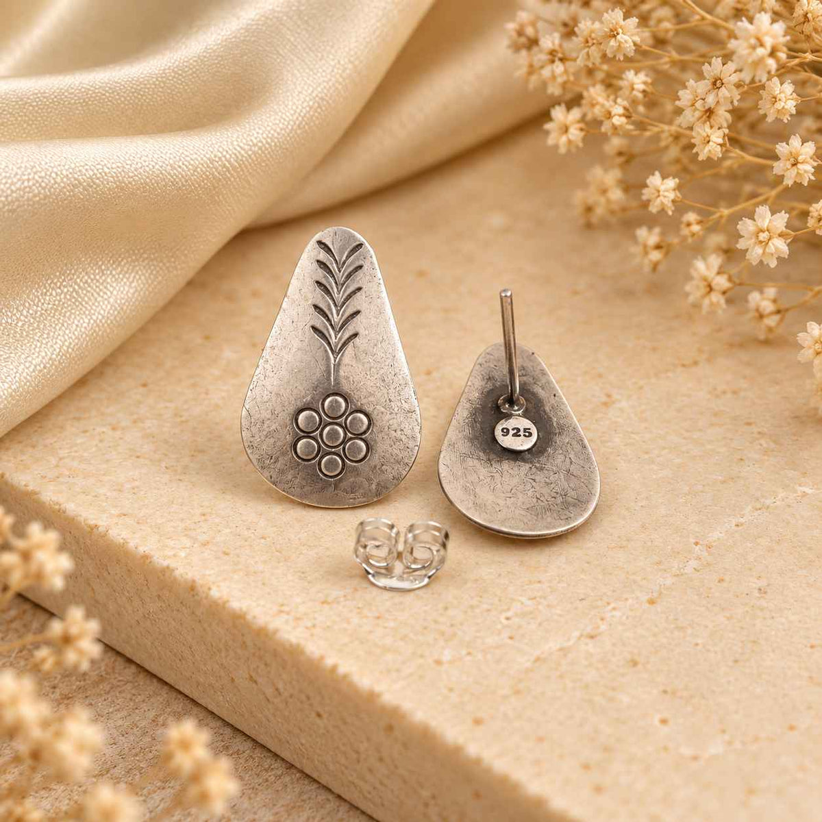 Mizoya Heirloom Leaf Drop Stud Earring