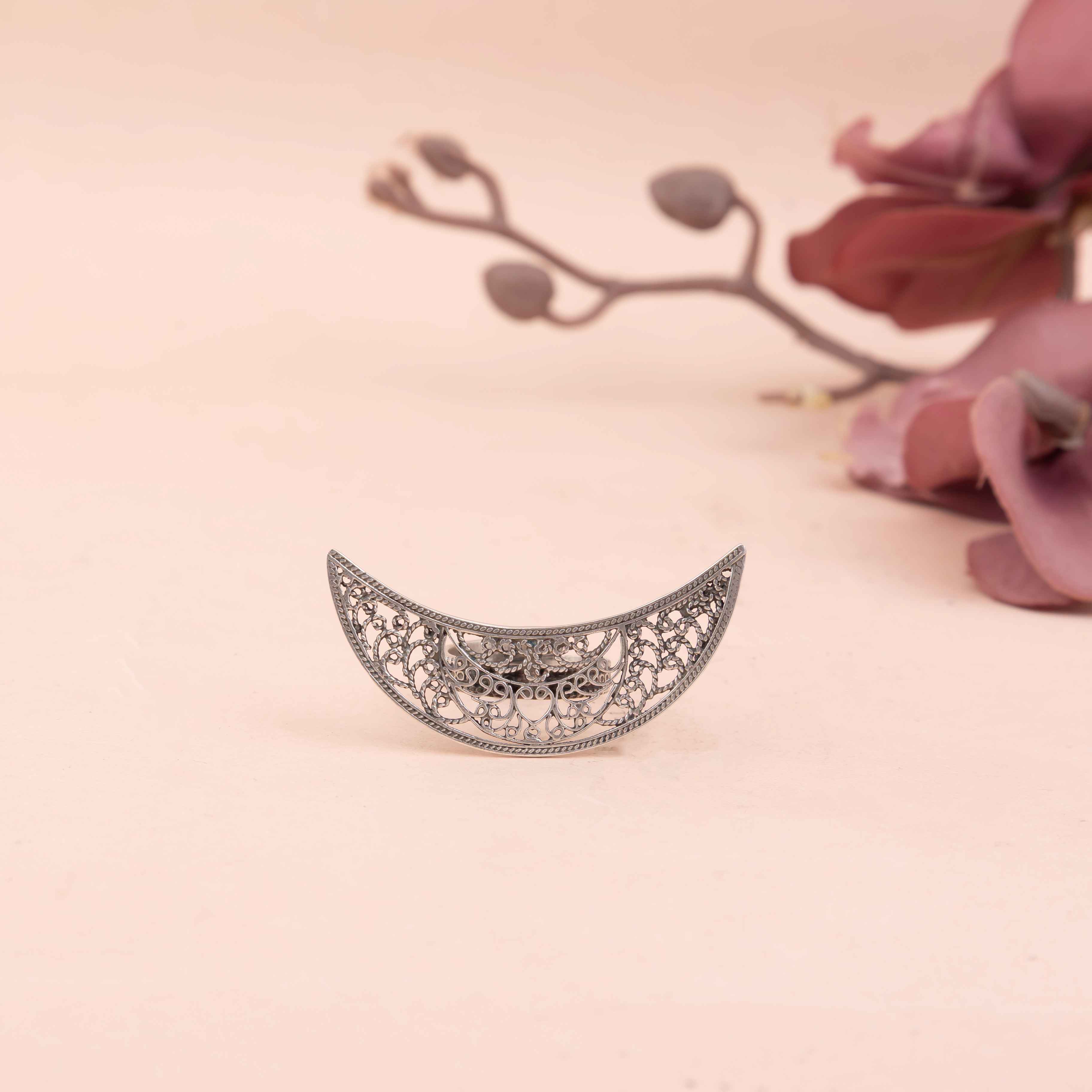 Mizoya Intricate Crescent Moon Ring