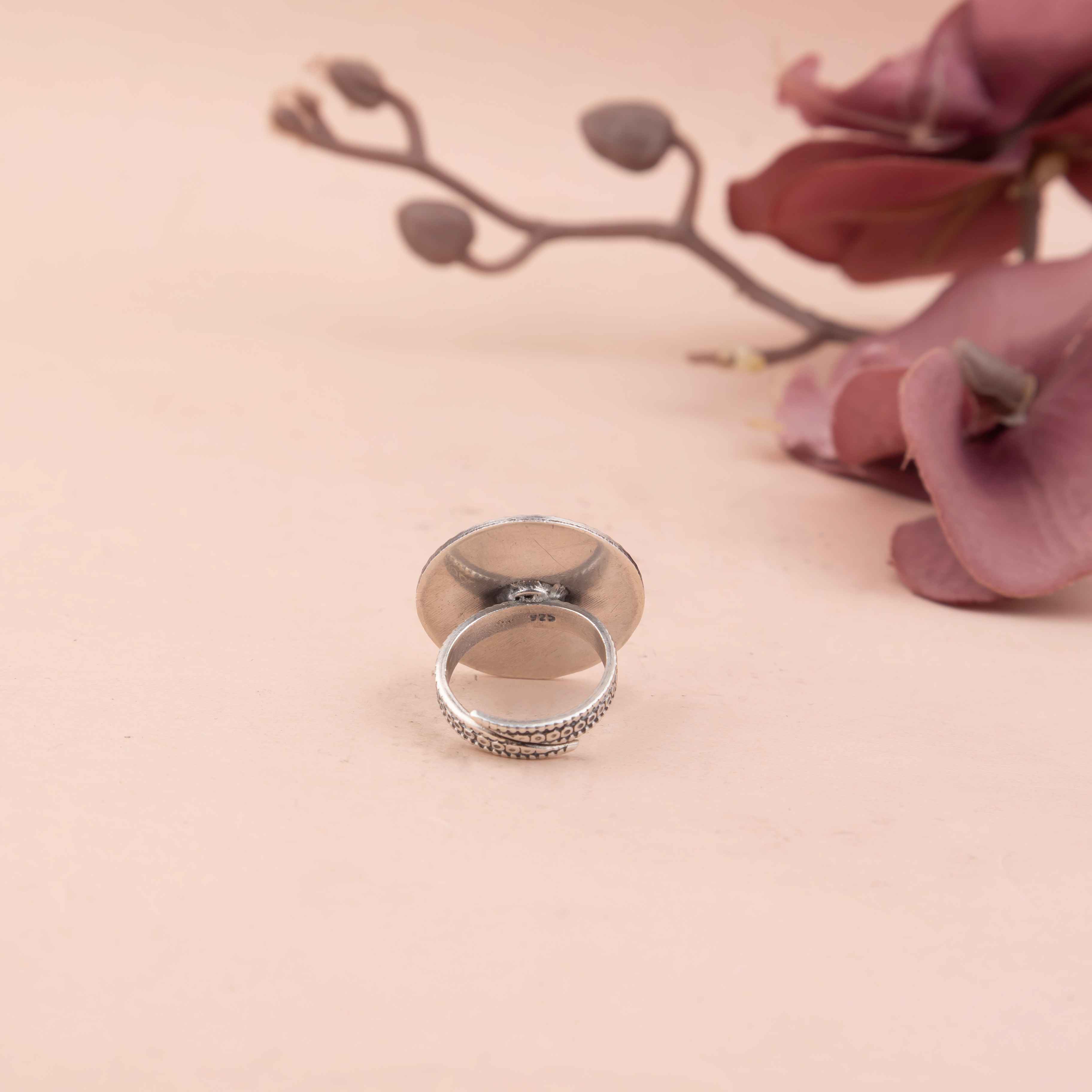 Mizoya Intricate Flower Raani Ring
