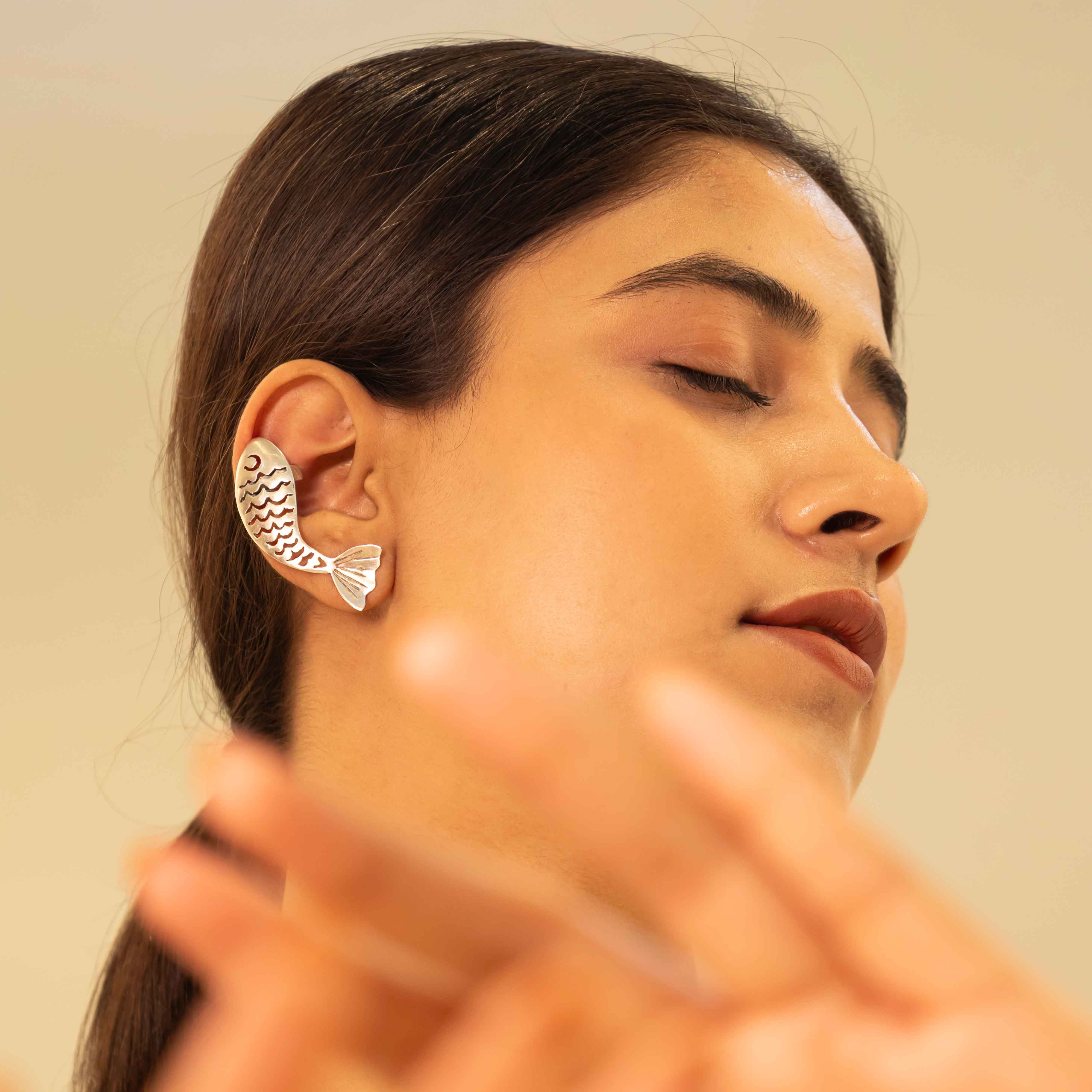 Mizoya Matsya Auspicious Timeless Earcuff